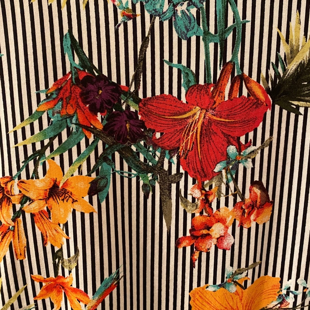 🎉Host Pick🎉 Chico's Multicolor Floral Striped Tunic - Picture 11 of 12